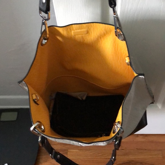 Black and white reversible (yellow) Calvin Klein satchel, like new - Picture 2 of 4